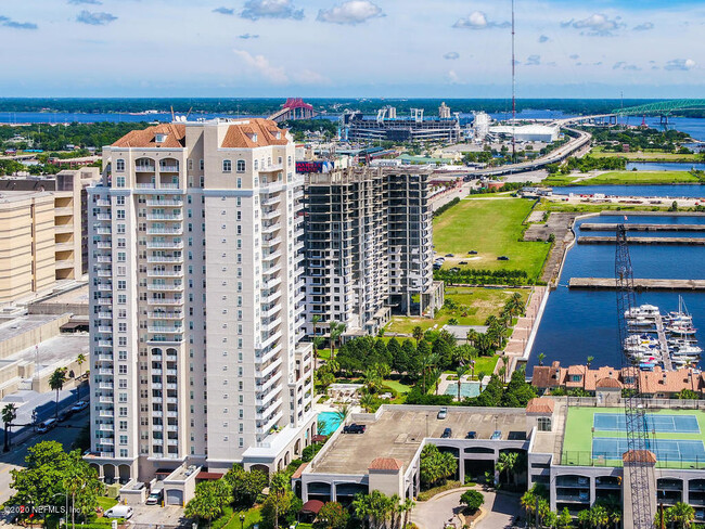 Foto del edificio - 400 E Bay St