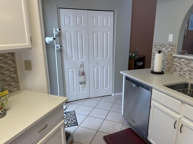 Foto del edificio - 1784 N Rio Mayo