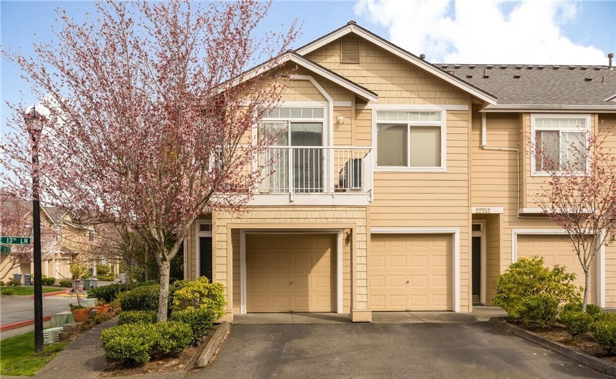 Primary Photo - Sammamish Townhouse...