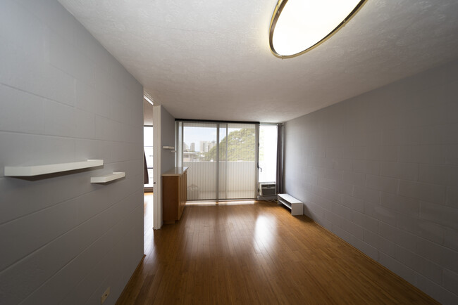 Building Photo - 1870 Lusitana St