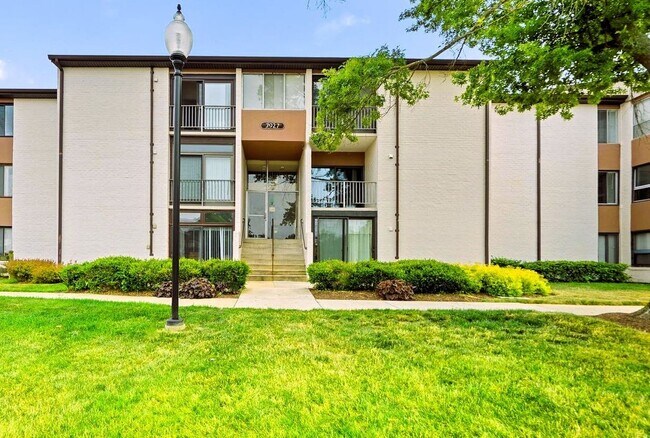 Building Photo - 7927 Mandan Rd