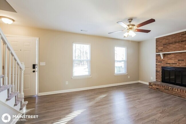 Foto del edificio - 5814 Carved Oak Cir