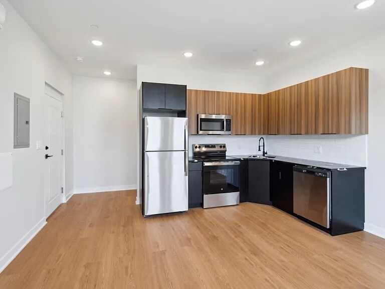Photo - 4147 W Girard Ave (Philadelphia, PA)