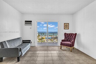 Building Photo - 200 S Birch Rd