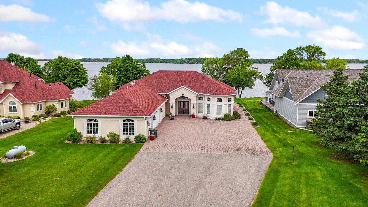 Foto principal - 7233 County Road 11 NE
