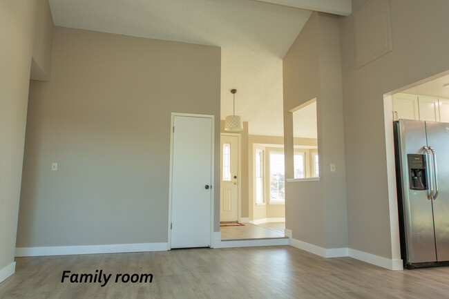 Family room - 2229 San Remo Way