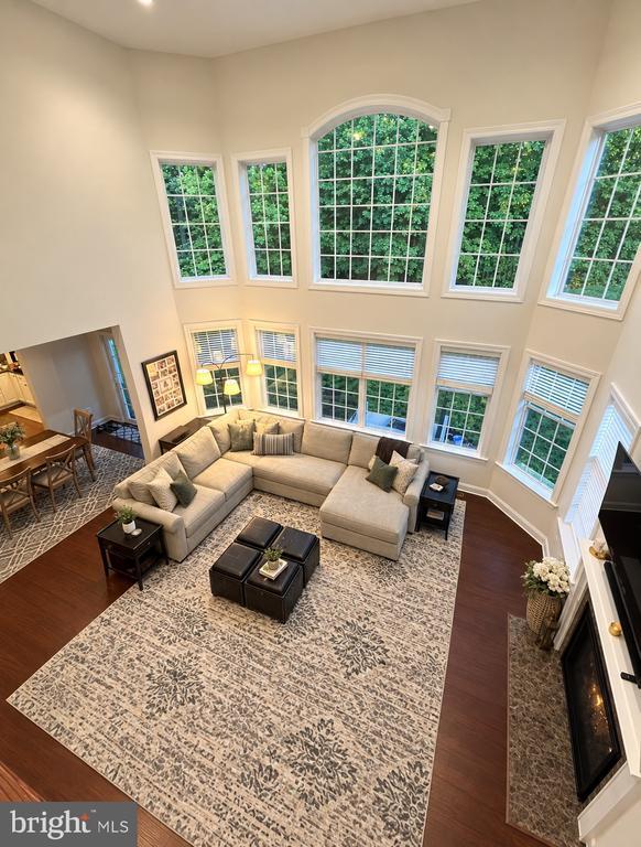 Foto del edificio - 6493 Fox Glove Ln