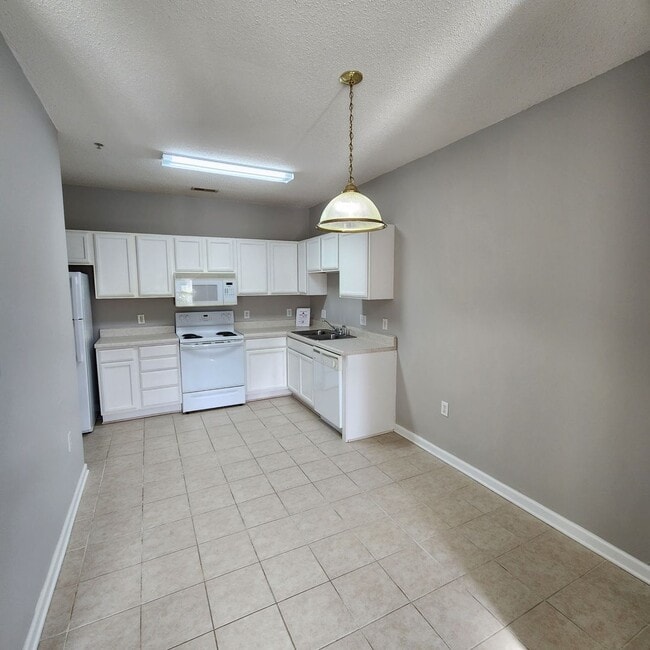 Building Photo - 2511 Friedland Pl