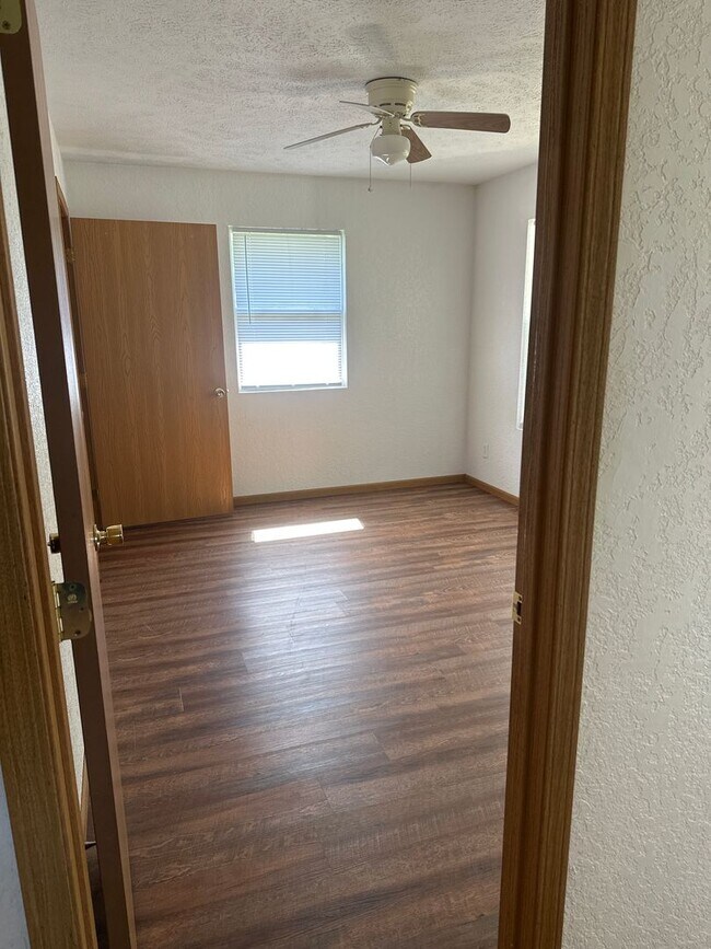 Foto del edificio - 1107 E Carter St