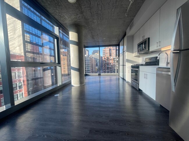 Building Photo - 747 S Dearborn St