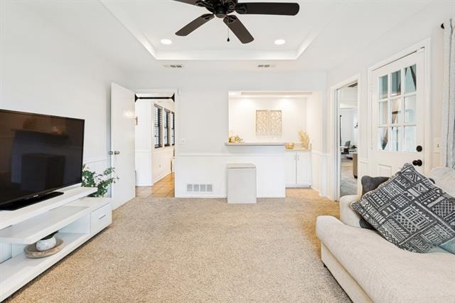 Foto del edificio - 4300 Driftwood Dr