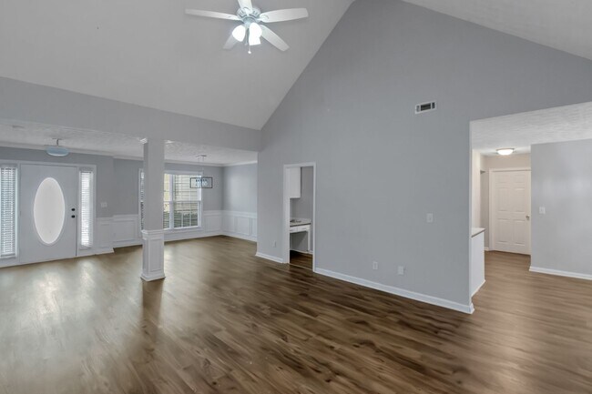 Building Photo - Spacious 6BR/4BA Home with Finished Basement!