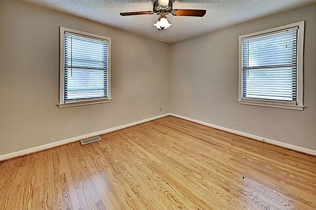 Building Photo - 2709 Emery Dr