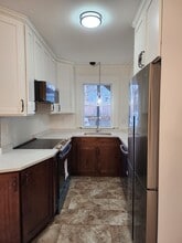 Building Photo - 33 Lodge St