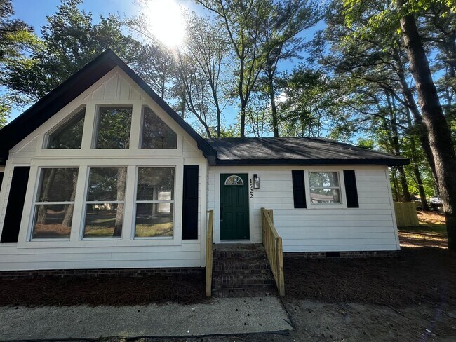 Building Photo - 1522 Robin Hood Rd
