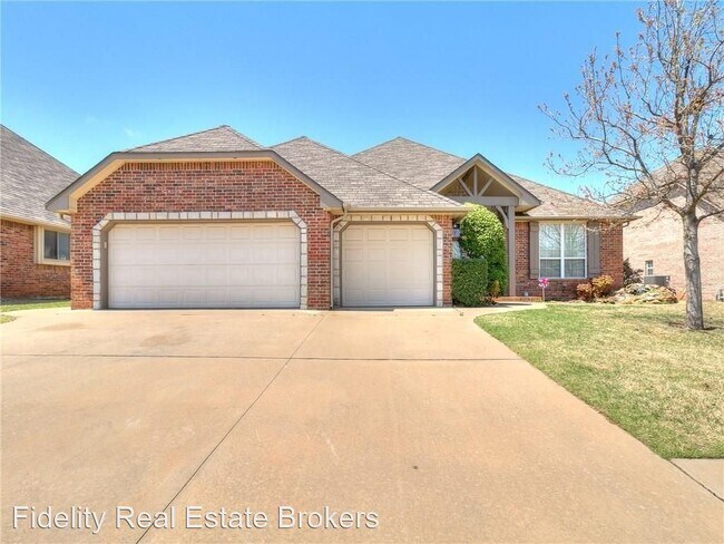 Building Photo - 16609 Village Garden Dr