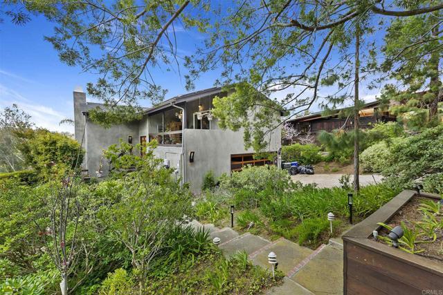 Building Photo - 744 Val Sereno Dr