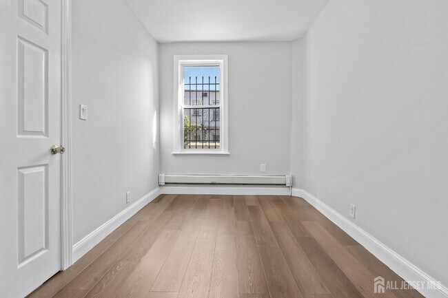 Foto del edificio - 126 Wade St