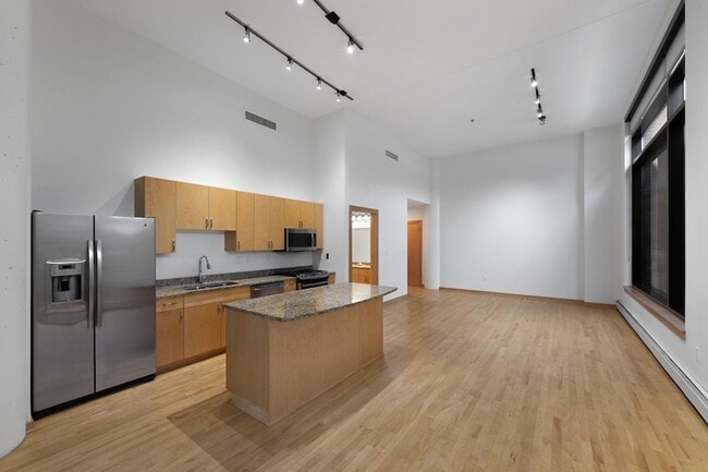 Building Photo - 1120 S 2nd St