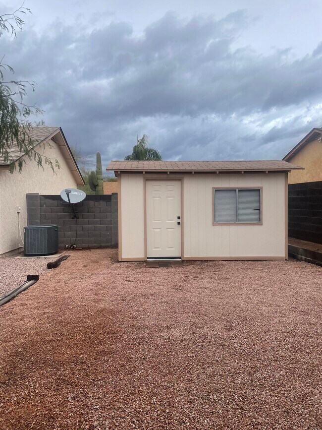 Building Photo - 8041 E Ensenada St