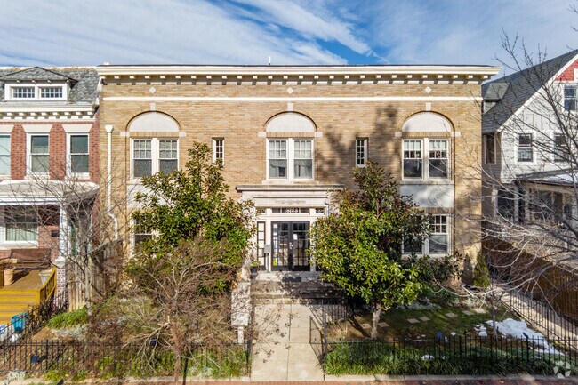Building Photo - 1823 Newton St NW