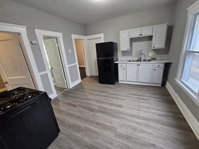 Foto del edificio - 4110 E 64th St