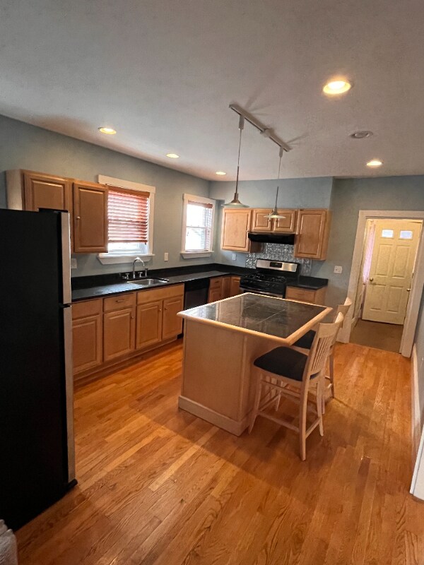 49 Wellington Rd, Medford, MA 02155 Room for Rent in Medford, MA