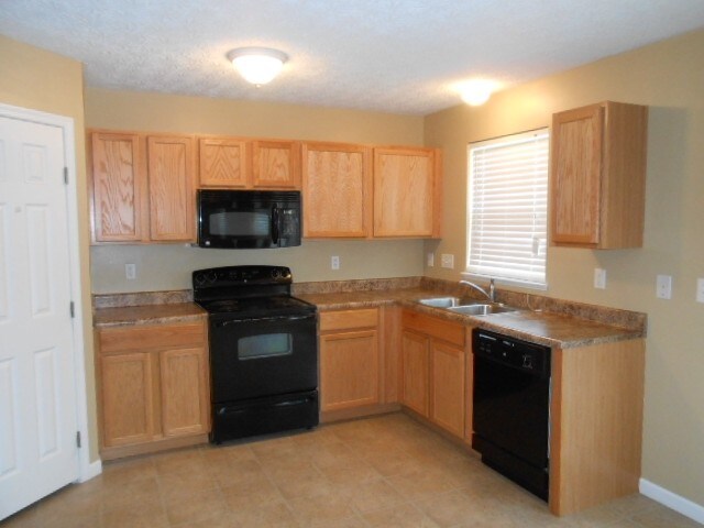 Building Photo - 1176 Turfway Court