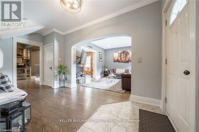 Building Photo - 29 Bertie St