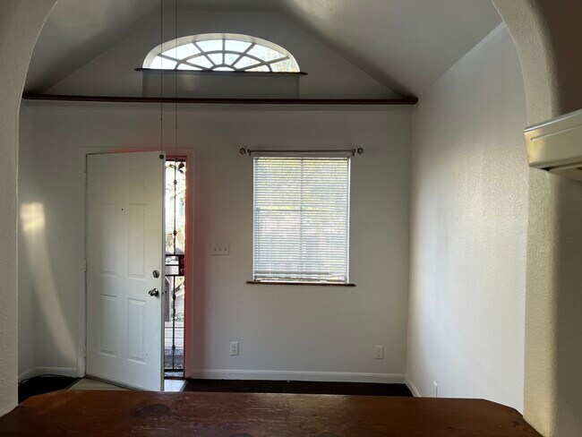 Building Photo - 455 2nd St