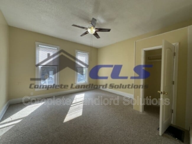 Building Photo - 1009 S 8th St