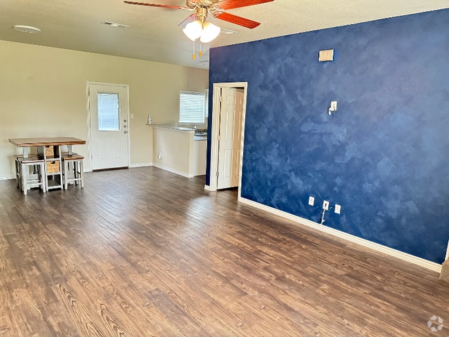 Building Photo - 3600 Barnacle Dr