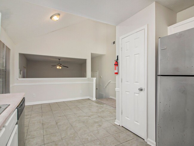 Foto del edificio - 3 bdrm, 2.5 bath in Decatur