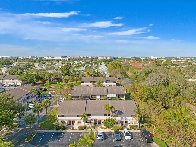 Foto del edificio - 4250 SW 70th Terrace