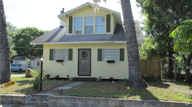 Building Photo - 410 28th St W