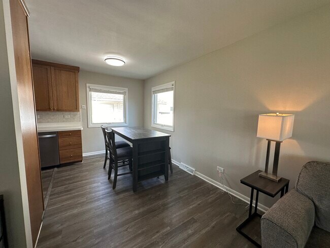 Foto del edificio - 4038 Forest Ave