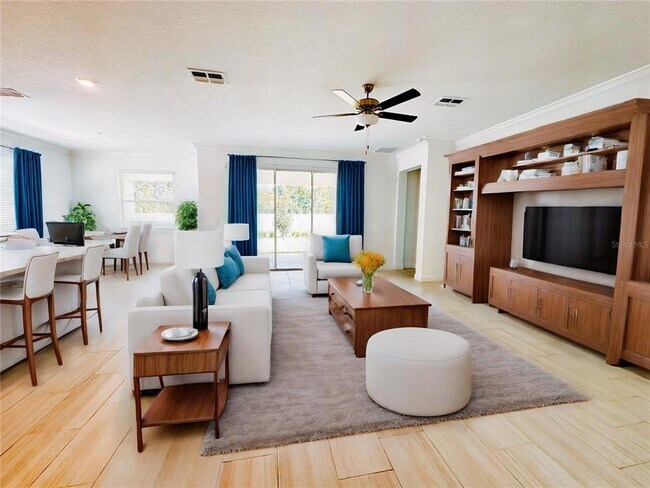 Foto del edificio - 17132 Holly Wl Ave