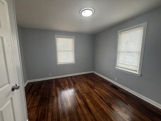 Building Photo - 1248 Ingleside Ave