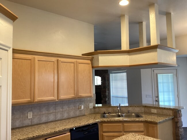 Building Photo - 17552 Zinc Dr