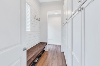 Building Photo - 10517 S Kestrel Rise Rd Building Photo - 10517 S Kestrel Rise Rd