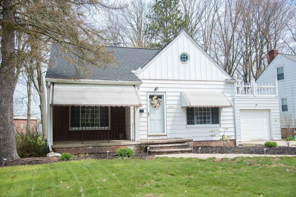 33035 Linden Dr, Solon, OH 44139 House for Rent in Solon, OH