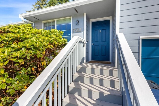 Foto del edificio - Recently updated 3 bdrm, 2 bath. Attached ...