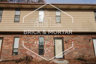 Building Photo - 4003 Valley View Dr NE