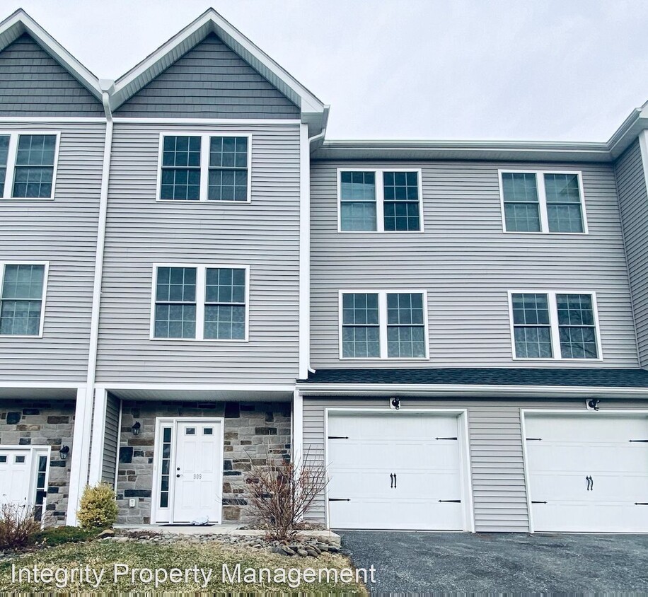 Foto principal - 3 br, 2.5 bath House - 909 Evergreen Court