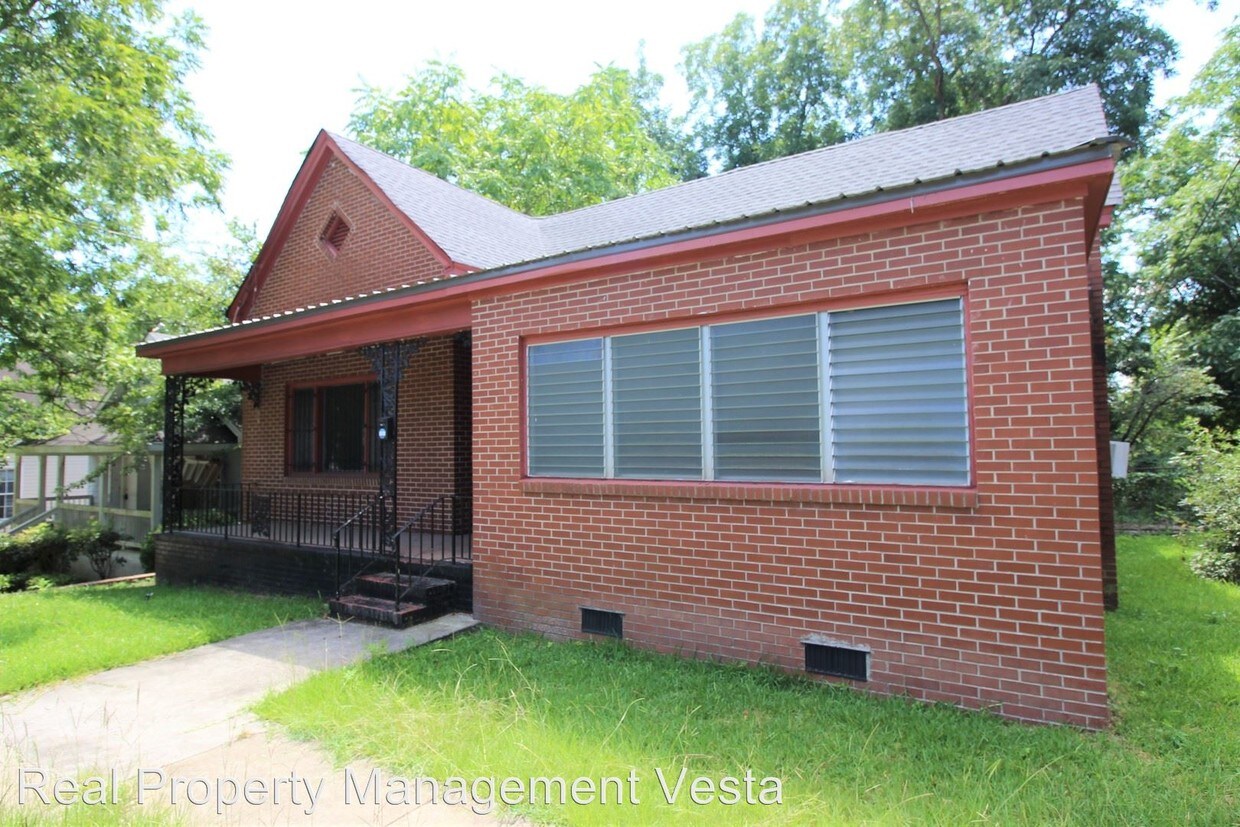 Primary Photo - 3 br, 1.5 bath House - 942 Elm Street