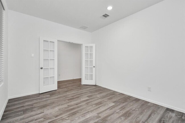 Building Photo - 5123 Winslow Grv Dr