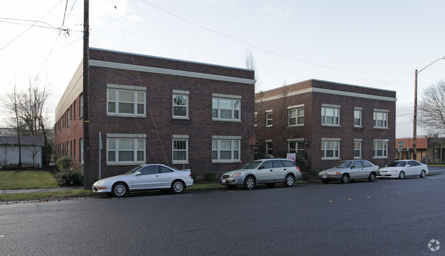 Building Photo - Beverly Court