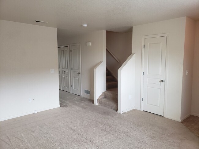 Foto del edificio - Great looking 2 bed 1.5 bath townhouse nea...