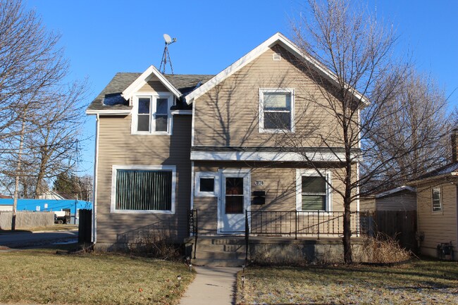 Building Photo - 6703 35th Ave