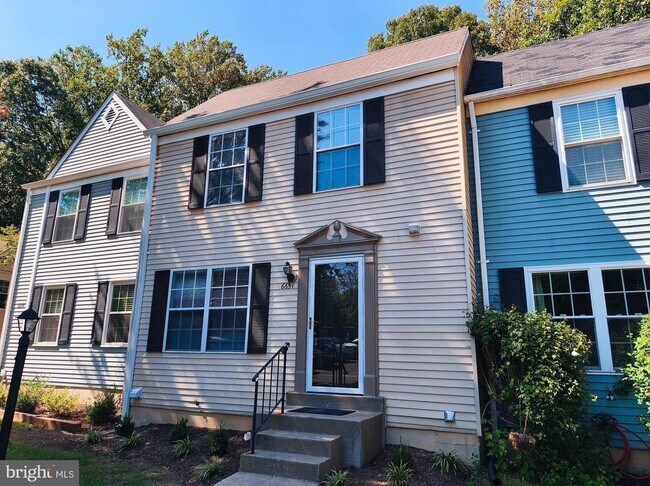Foto del edificio - 6651 Rockleigh Way